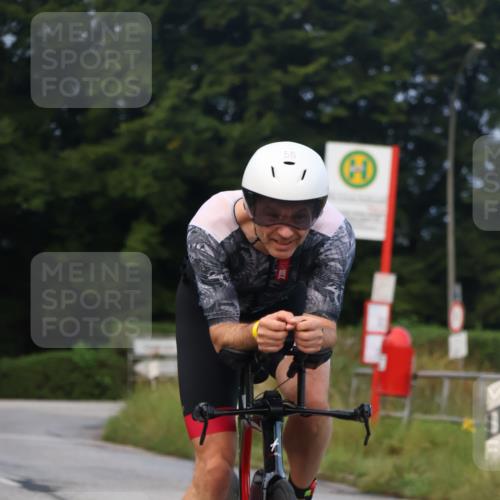 25.08.2024 - Elbe Triathlon Hamburg Fuchs,  Jonas http://msf.ph/oto/6836385 25.08.2024 08:44:35 Radfahren 46, 55, 54 meine-sportfotos.de