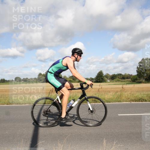 25.08.2024 - Elbe Triathlon Hamburg Fuchs,  Jonas http://msf.ph/oto/6836402 25.08.2024 10:30:43 Radfahren 373, 539, 723 meine-sportfotos.de