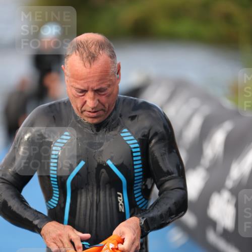 25.08.2024 - Elbe Triathlon Hamburg H.Heesch http://msf.ph/oto/6836407 25.08.2024 08:35:51 Schwimmen 45, 59, 72, 87, 98 meine-sportfotos.de