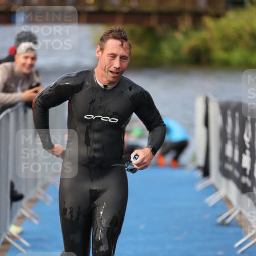 25.08.2024 - Elbe Triathlon Hamburg H.Heesch http://msf.ph/oto/6836434 25.08.2024 08:35:57 Schwimmen 45, 54, 72, 87, 88, 98 meine-sportfotos.de