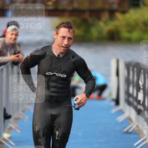 25.08.2024 - Elbe Triathlon Hamburg H.Heesch http://msf.ph/oto/6836437 25.08.2024 08:35:57 Schwimmen 45, 54, 72, 87, 88, 98 meine-sportfotos.de