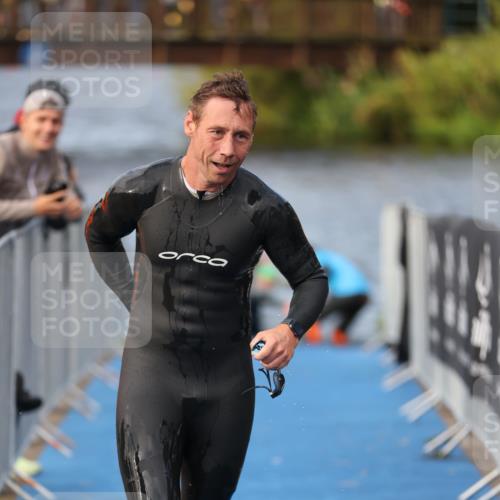 25.08.2024 - Elbe Triathlon Hamburg H.Heesch http://msf.ph/oto/6836441 25.08.2024 08:35:57 Schwimmen 45, 54, 72, 87, 88, 98 meine-sportfotos.de