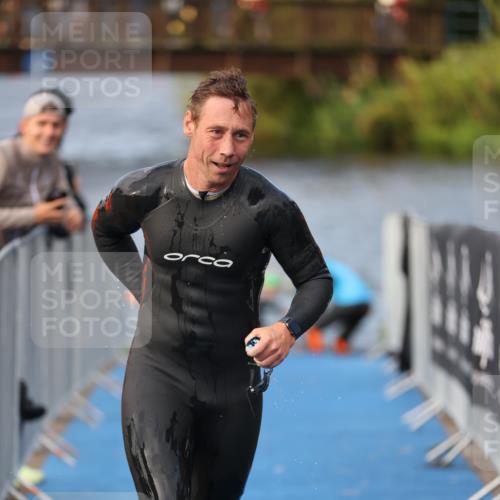 25.08.2024 - Elbe Triathlon Hamburg H.Heesch http://msf.ph/oto/6836446 25.08.2024 08:35:57 Schwimmen 45, 54, 72, 87, 88, 98 meine-sportfotos.de