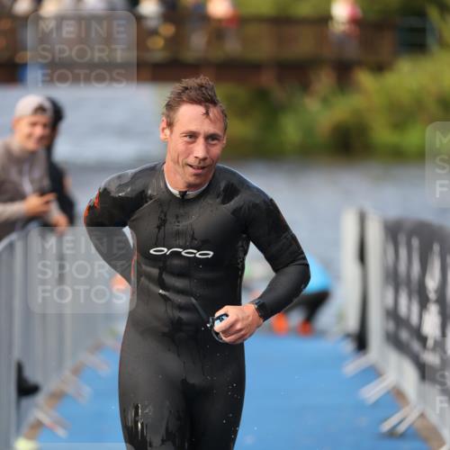 25.08.2024 - Elbe Triathlon Hamburg H.Heesch http://msf.ph/oto/6836452 25.08.2024 08:35:57 Schwimmen 45, 54, 72, 87, 88, 98 meine-sportfotos.de