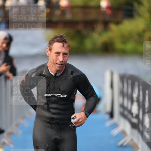 25.08.2024 - Elbe Triathlon Hamburg H.Heesch http://msf.ph/oto/6836459 25.08.2024 08:35:57 Schwimmen 45, 54, 72, 87, 88, 98 meine-sportfotos.de