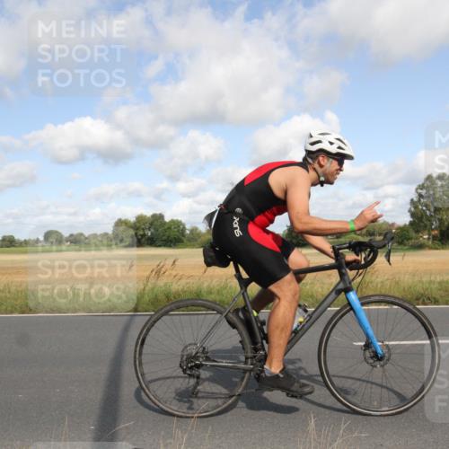 25.08.2024 - Elbe Triathlon Hamburg Fuchs,  Jonas http://msf.ph/oto/6836477 25.08.2024 10:31:57 Radfahren 701 meine-sportfotos.de