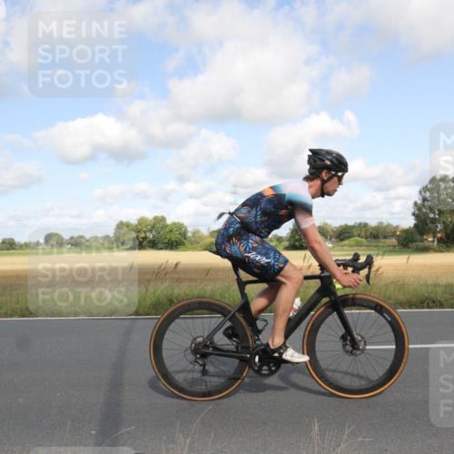 25.08.2024 - Elbe Triathlon Hamburg Fuchs,  Jonas http://msf.ph/oto/6836480 25.08.2024 10:32:08 Radfahren 761, 671, 586, 470 meine-sportfotos.de
