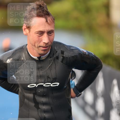 25.08.2024 - Elbe Triathlon Hamburg H.Heesch http://msf.ph/oto/6836490 25.08.2024 08:35:58 Schwimmen 45, 54, 72, 87, 88, 98 meine-sportfotos.de
