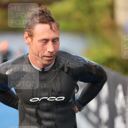 25.08.2024 - Elbe Triathlon Hamburg H.Heesch http://msf.ph/oto/6836494 25.08.2024 08:35:59 Schwimmen 45, 54, 72, 87, 88, 98 meine-sportfotos.de