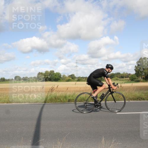 25.08.2024 - Elbe Triathlon Hamburg Fuchs,  Jonas http://msf.ph/oto/6836497 25.08.2024 10:32:12 Radfahren 761, 671, 586, 470, 743 meine-sportfotos.de