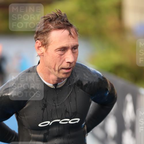 25.08.2024 - Elbe Triathlon Hamburg H.Heesch http://msf.ph/oto/6836504 25.08.2024 08:35:59 Schwimmen 45, 54, 72, 87, 88, 98 meine-sportfotos.de