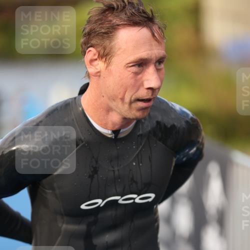 25.08.2024 - Elbe Triathlon Hamburg H.Heesch http://msf.ph/oto/6836512 25.08.2024 08:35:59 Schwimmen 45, 54, 72, 87, 88, 98 meine-sportfotos.de