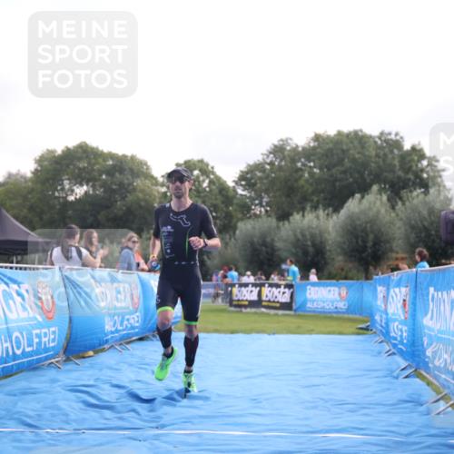 25.08.2024 - Elbe Triathlon Hamburg H.Heesch http://msf.ph/oto/6836527 25.08.2024 10:16:38 Ziel 40, 89 meine-sportfotos.de