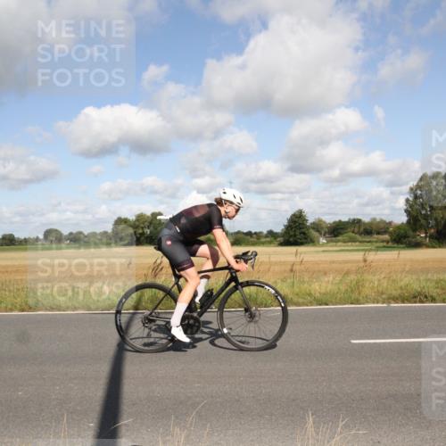 25.08.2024 - Elbe Triathlon Hamburg Fuchs,  Jonas http://msf.ph/oto/6836528 25.08.2024 10:32:32 Radfahren 713, 686, 500, 763, 707 meine-sportfotos.de