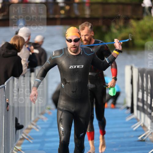 25.08.2024 - Elbe Triathlon Hamburg H.Heesch http://msf.ph/oto/6836540 25.08.2024 08:36:07 Schwimmen 43, 45, 46, 54, 72, 88, 98 meine-sportfotos.de