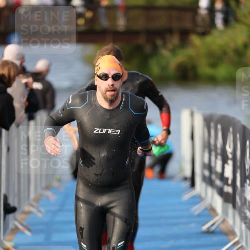 25.08.2024 - Elbe Triathlon Hamburg H.Heesch http://msf.ph/oto/6836550 25.08.2024 08:36:08 Schwimmen 43, 45, 46, 54, 72, 88, 98 meine-sportfotos.de