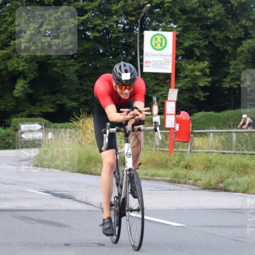25.08.2024 - Elbe Triathlon Hamburg Fuchs,  Jonas http://msf.ph/oto/6836559 25.08.2024 08:45:21 Radfahren 90, 88 meine-sportfotos.de