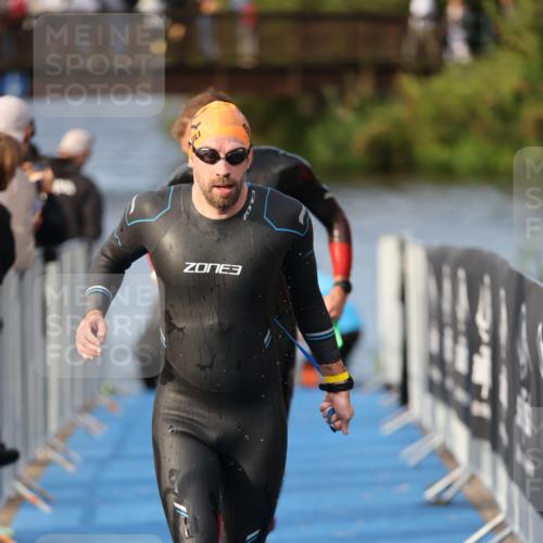 25.08.2024 - Elbe Triathlon Hamburg H.Heesch http://msf.ph/oto/6836560 25.08.2024 08:36:08 Schwimmen 43, 45, 46, 54, 72, 88, 98 meine-sportfotos.de