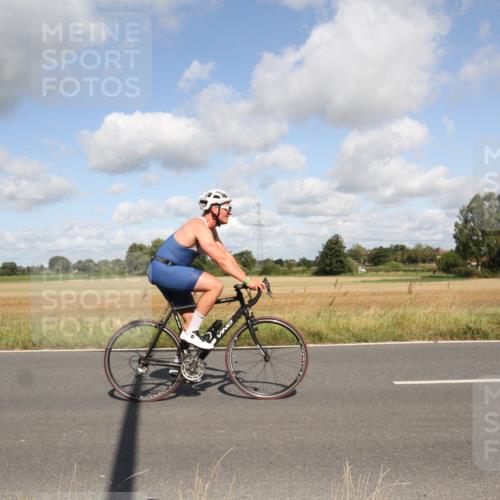 25.08.2024 - Elbe Triathlon Hamburg Fuchs,  Jonas http://msf.ph/oto/6836561 25.08.2024 10:32:45 Radfahren 518, 688, 677, 728, 748, 702, 548 meine-sportfotos.de