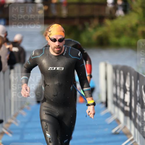 25.08.2024 - Elbe Triathlon Hamburg H.Heesch http://msf.ph/oto/6836565 25.08.2024 08:36:08 Schwimmen 43, 45, 46, 54, 72, 88, 98 meine-sportfotos.de