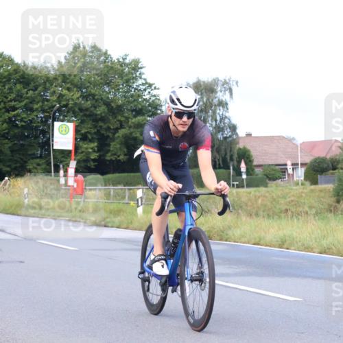 25.08.2024 - Elbe Triathlon Hamburg Fuchs,  Jonas http://msf.ph/oto/6836578 25.08.2024 08:45:23 Radfahren 90, 88 meine-sportfotos.de
