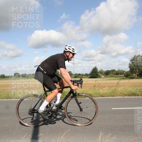 25.08.2024 - Elbe Triathlon Hamburg Fuchs,  Jonas http://msf.ph/oto/6836584 25.08.2024 10:33:00 Radfahren 706, 497, 711, 683, 692 meine-sportfotos.de