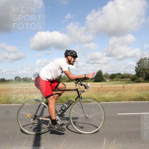25.08.2024 - Elbe Triathlon Hamburg Fuchs,  Jonas http://msf.ph/oto/6836590 25.08.2024 10:33:02 Radfahren 706, 497, 711, 683, 692, 411 meine-sportfotos.de