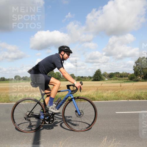 25.08.2024 - Elbe Triathlon Hamburg Fuchs,  Jonas http://msf.ph/oto/6836594 25.08.2024 10:33:04 Radfahren 497, 711, 683, 692, 411 meine-sportfotos.de