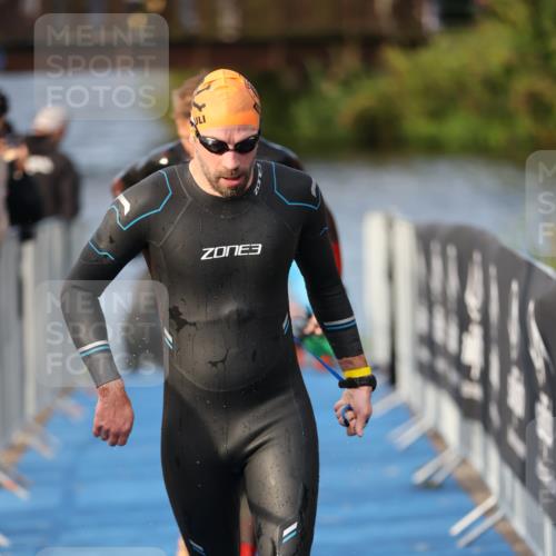 25.08.2024 - Elbe Triathlon Hamburg H.Heesch http://msf.ph/oto/6836596 25.08.2024 08:36:08 Schwimmen 43, 45, 46, 54, 72, 88, 98 meine-sportfotos.de