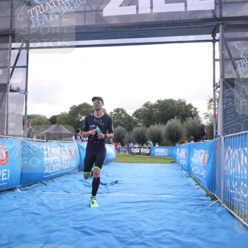 25.08.2024 - Elbe Triathlon Hamburg H.Heesch http://msf.ph/oto/6836597 25.08.2024 10:16:38 Ziel 40, 89 meine-sportfotos.de