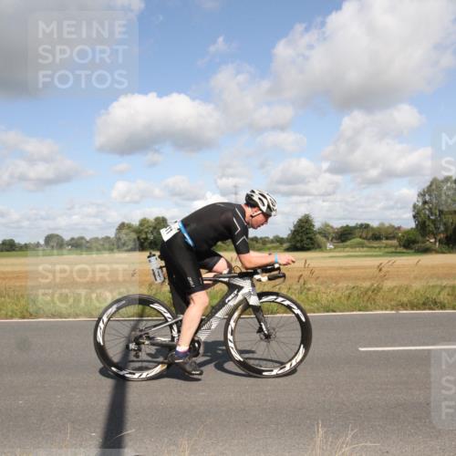 25.08.2024 - Elbe Triathlon Hamburg Fuchs,  Jonas http://msf.ph/oto/6836599 25.08.2024 10:33:07 Radfahren 683, 692, 411, 745 meine-sportfotos.de