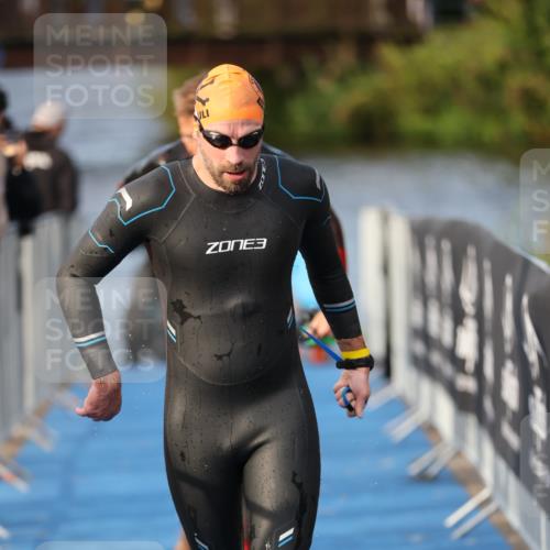 25.08.2024 - Elbe Triathlon Hamburg H.Heesch http://msf.ph/oto/6836600 25.08.2024 08:36:08 Schwimmen 43, 45, 46, 54, 72, 88, 98 meine-sportfotos.de