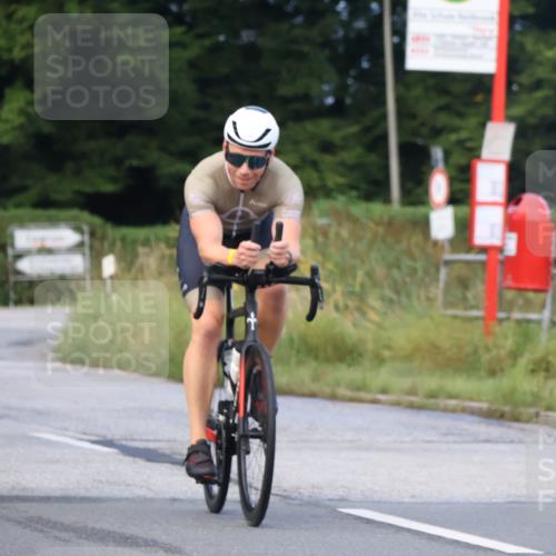 25.08.2024 - Elbe Triathlon Hamburg Fuchs,  Jonas http://msf.ph/oto/6836603 25.08.2024 08:45:29 Radfahren 88, 98 meine-sportfotos.de