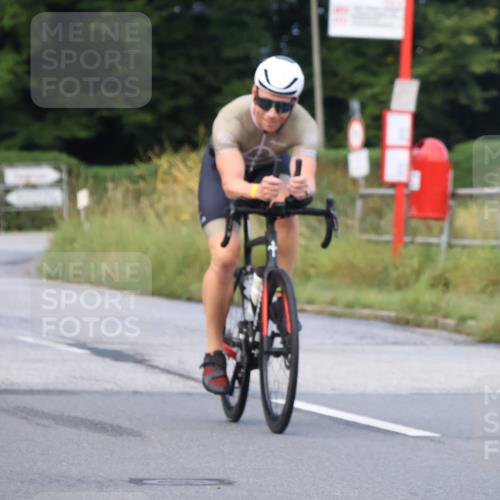 25.08.2024 - Elbe Triathlon Hamburg Fuchs,  Jonas http://msf.ph/oto/6836609 25.08.2024 08:45:29 Radfahren 88, 98 meine-sportfotos.de