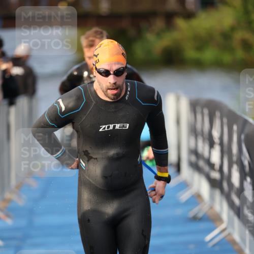 25.08.2024 - Elbe Triathlon Hamburg H.Heesch http://msf.ph/oto/6836611 25.08.2024 08:36:08 Schwimmen 43, 45, 46, 54, 72, 88, 98 meine-sportfotos.de