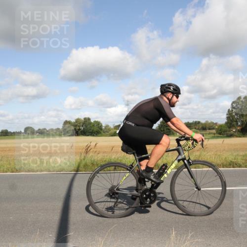 25.08.2024 - Elbe Triathlon Hamburg Fuchs,  Jonas http://msf.ph/oto/6836613 25.08.2024 10:33:26 Radfahren 670, 708, 703, 552 meine-sportfotos.de