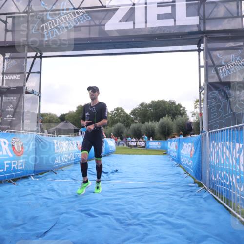 25.08.2024 - Elbe Triathlon Hamburg H.Heesch http://msf.ph/oto/6836614 25.08.2024 10:16:38 Ziel 40, 89 meine-sportfotos.de