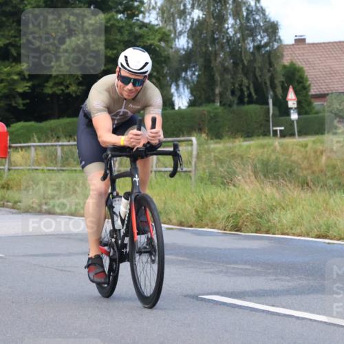 25.08.2024 - Elbe Triathlon Hamburg Fuchs,  Jonas http://msf.ph/oto/6836628 25.08.2024 08:45:30 Radfahren 98 meine-sportfotos.de