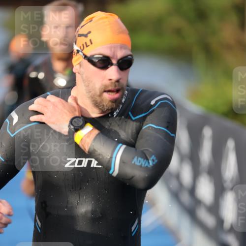 25.08.2024 - Elbe Triathlon Hamburg H.Heesch http://msf.ph/oto/6836633 25.08.2024 08:36:10 Schwimmen 43, 45, 46, 54, 72, 88, 98 meine-sportfotos.de