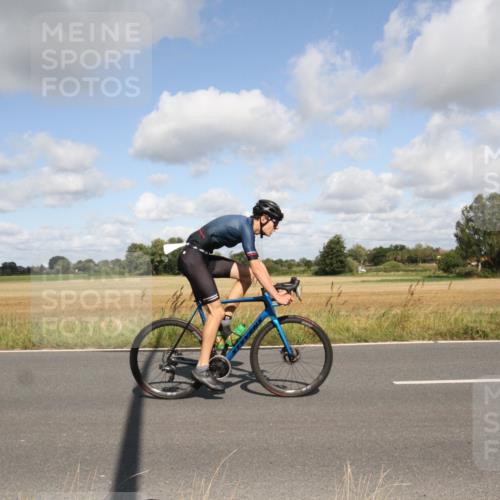 25.08.2024 - Elbe Triathlon Hamburg Fuchs,  Jonas http://msf.ph/oto/6836636 25.08.2024 10:33:38 Radfahren 594, 717, 563, 505, 679 meine-sportfotos.de