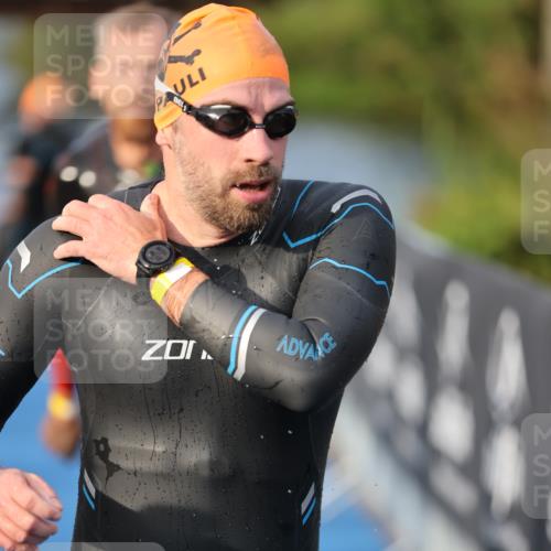 25.08.2024 - Elbe Triathlon Hamburg H.Heesch http://msf.ph/oto/6836639 25.08.2024 08:36:10 Schwimmen 43, 45, 46, 54, 72, 88, 98 meine-sportfotos.de