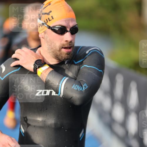 25.08.2024 - Elbe Triathlon Hamburg H.Heesch http://msf.ph/oto/6836643 25.08.2024 08:36:10 Schwimmen 43, 45, 46, 54, 72, 88, 98 meine-sportfotos.de