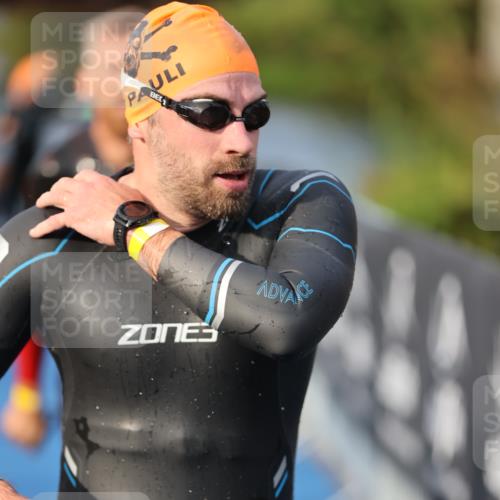 25.08.2024 - Elbe Triathlon Hamburg H.Heesch http://msf.ph/oto/6836647 25.08.2024 08:36:10 Schwimmen 43, 45, 46, 54, 72, 88, 98 meine-sportfotos.de