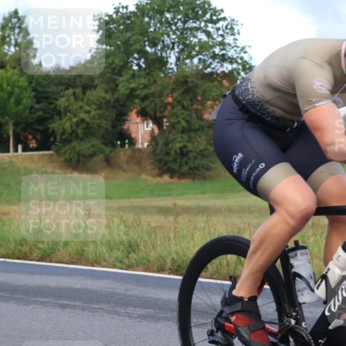 25.08.2024 - Elbe Triathlon Hamburg Fuchs,  Jonas http://msf.ph/oto/6836648 25.08.2024 08:45:30 Radfahren 98 meine-sportfotos.de
