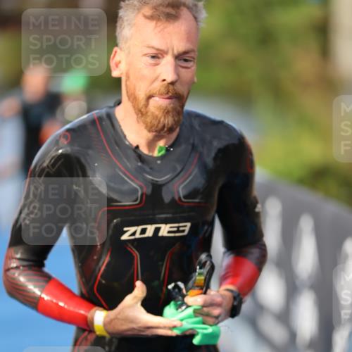 25.08.2024 - Elbe Triathlon Hamburg H.Heesch http://msf.ph/oto/6836652 25.08.2024 08:36:11 Schwimmen 43, 45, 46, 54, 72, 88, 98 meine-sportfotos.de