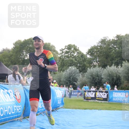 25.08.2024 - Elbe Triathlon Hamburg H.Heesch http://msf.ph/oto/6836668 25.08.2024 10:16:44 Ziel 40, 89 meine-sportfotos.de