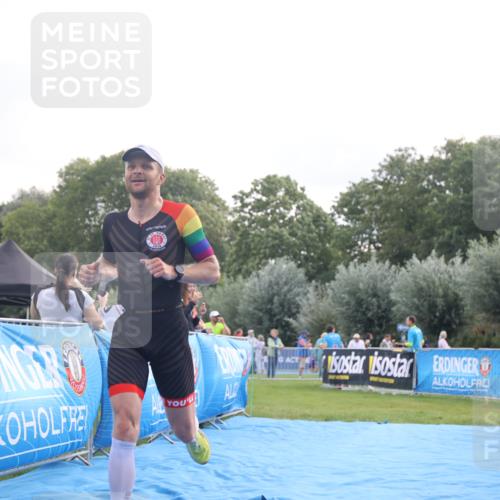 25.08.2024 - Elbe Triathlon Hamburg H.Heesch http://msf.ph/oto/6836675 25.08.2024 10:16:44 Ziel 40, 89 meine-sportfotos.de