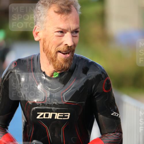 25.08.2024 - Elbe Triathlon Hamburg H.Heesch http://msf.ph/oto/6836679 25.08.2024 08:36:11 Schwimmen 43, 45, 46, 54, 72, 88, 98 meine-sportfotos.de