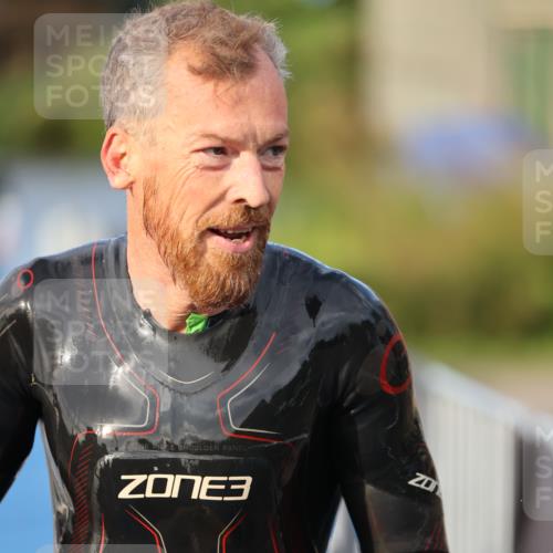 25.08.2024 - Elbe Triathlon Hamburg H.Heesch http://msf.ph/oto/6836683 25.08.2024 08:36:11 Schwimmen 43, 45, 46, 54, 72, 88, 98 meine-sportfotos.de