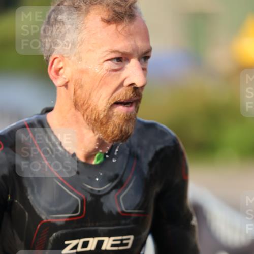 25.08.2024 - Elbe Triathlon Hamburg H.Heesch http://msf.ph/oto/6836694 25.08.2024 08:36:11 Schwimmen 43, 45, 46, 54, 72, 88, 98 meine-sportfotos.de